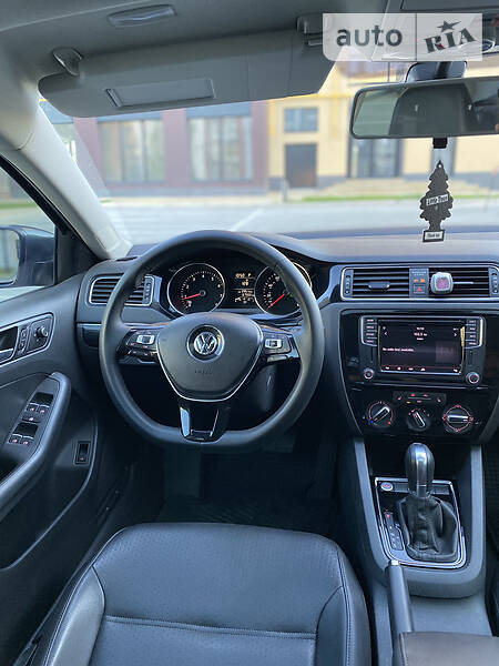 Седан Volkswagen Jetta 2015 в Києві