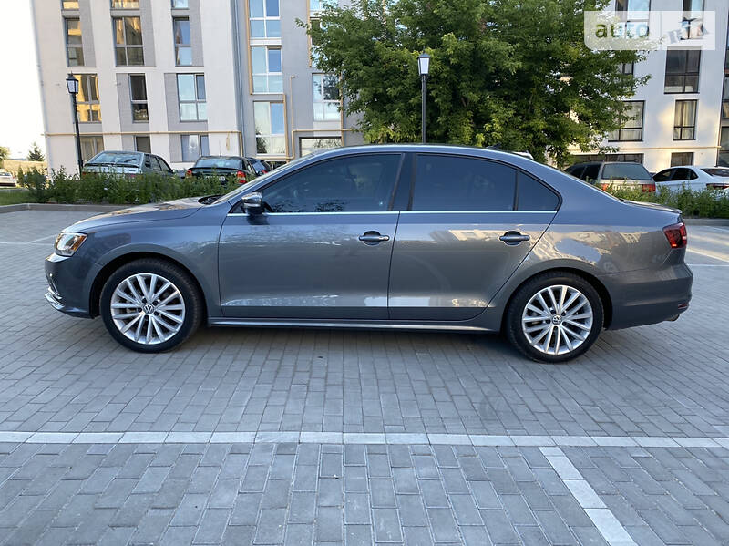 Седан Volkswagen Jetta 2015 в Києві