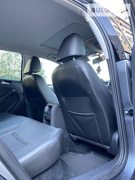 Седан Volkswagen Jetta 2015 в Києві