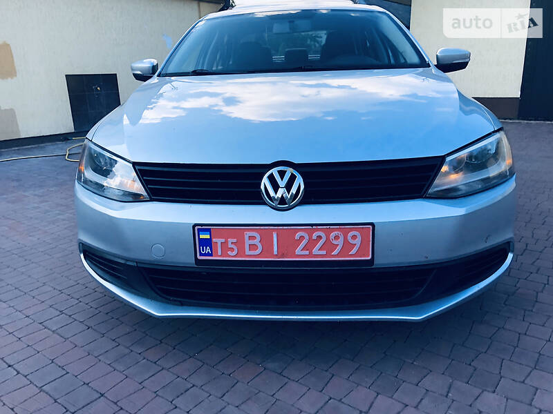 Седан Volkswagen Jetta 2011 в Луцьку