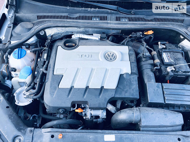 Седан Volkswagen Jetta 2011 в Луцьку