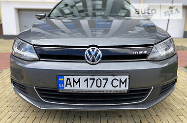 Седан Volkswagen Jetta 2013 в 