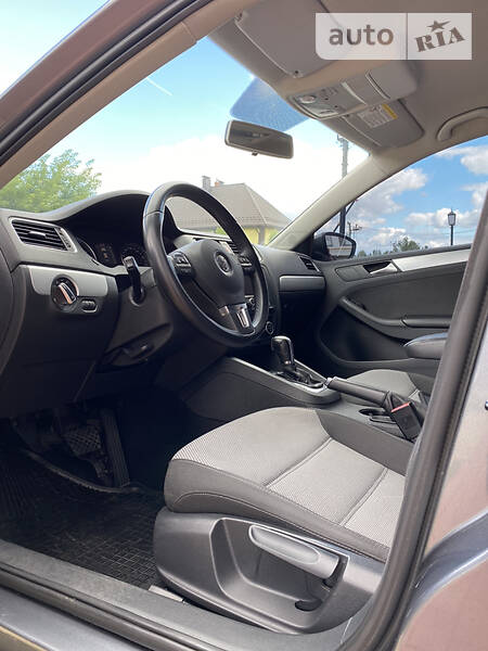 Седан Volkswagen Jetta 2013 в Києві