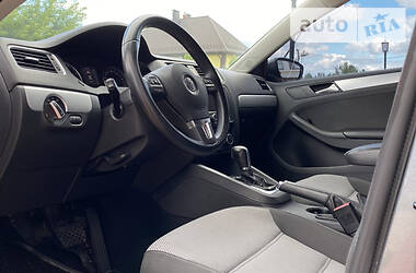 Седан Volkswagen Jetta 2013 в 