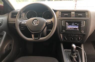 Седан Volkswagen Jetta 2016 в 