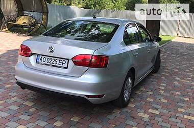 Седан Volkswagen Jetta 2012 в 