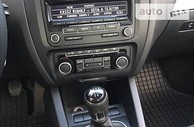 Седан Volkswagen Jetta 2012 в 