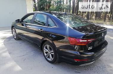 Седан Volkswagen Jetta 2018 в 