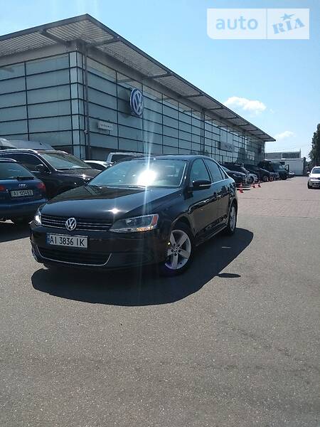 Седан Volkswagen Jetta 2014 в Киеве