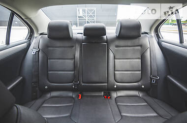 Седан Volkswagen Jetta 2015 в 