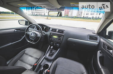 Седан Volkswagen Jetta 2015 в 