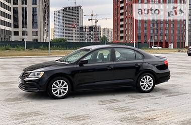 Седан Volkswagen Jetta 2015 в 
