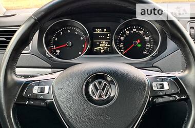 Седан Volkswagen Jetta 2015 в 