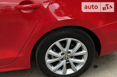 Седан Volkswagen Jetta 2011 в 