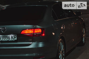 Седан Volkswagen Jetta 2015 в 