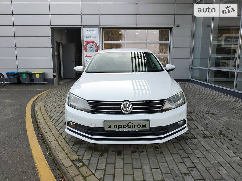 Седан Volkswagen Jetta 2016 в Києві