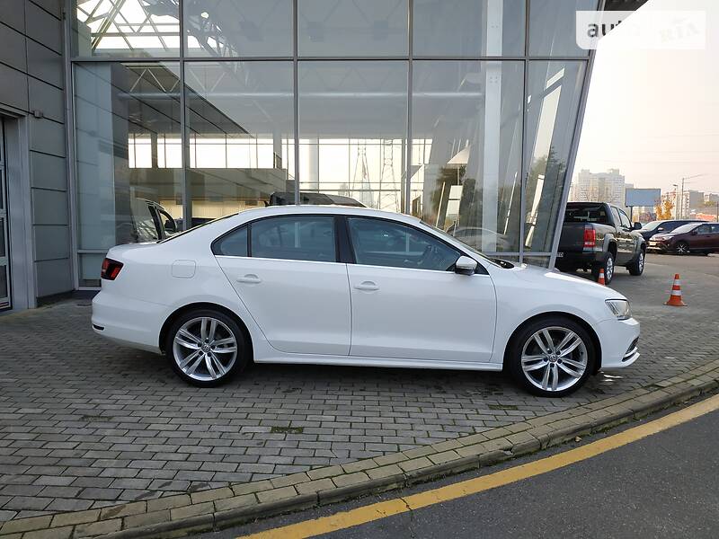 Седан Volkswagen Jetta 2016 в Києві