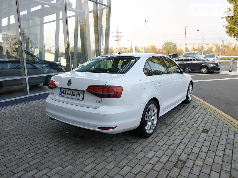 Седан Volkswagen Jetta 2016 в Києві