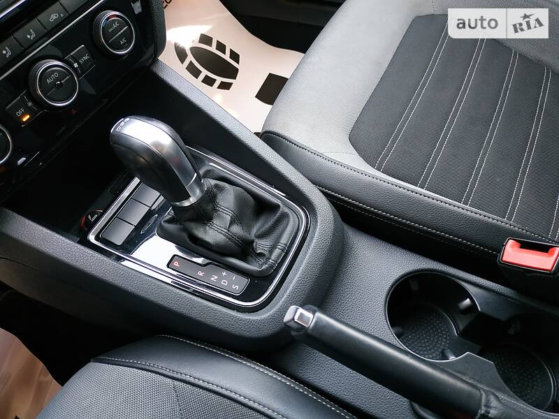 Седан Volkswagen Jetta 2016 в Києві