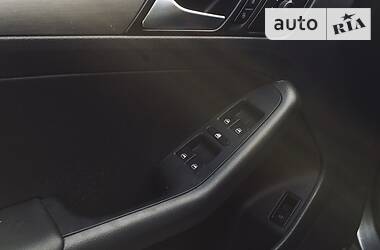 Седан Volkswagen Jetta 2015 в 