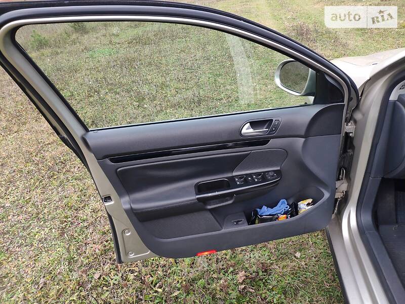 Седан Volkswagen Jetta 2006 в Радивилове
