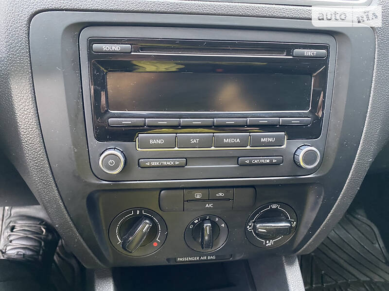 Седан Volkswagen Jetta 2014 в Покровську