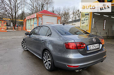 Седан Volkswagen Jetta 2013 в Мариуполе