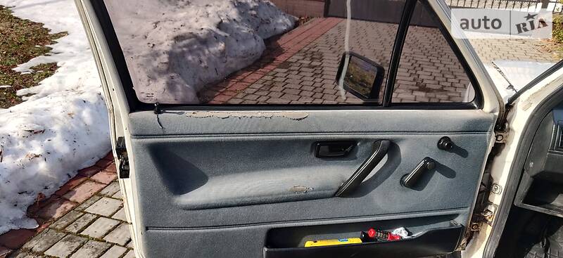 Седан Volkswagen Jetta 1987 в Чернівцях