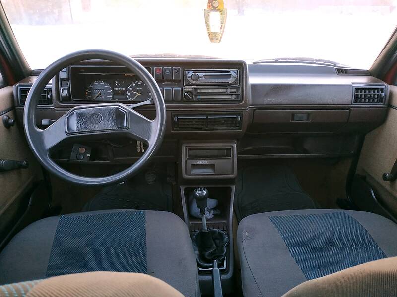 Седан Volkswagen Jetta 1987 в Вараші