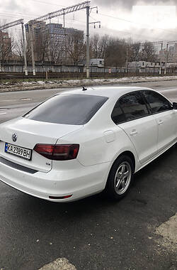 Седан Volkswagen Jetta 2016 в Киеве