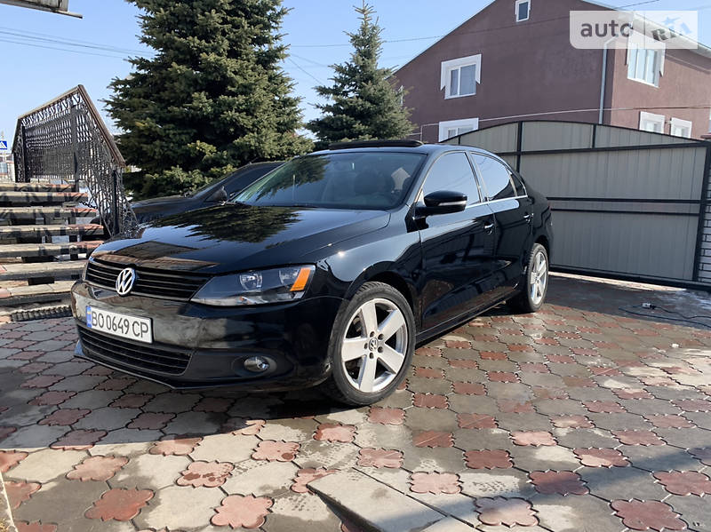 Седан Volkswagen Jetta 2011 в Тернополе