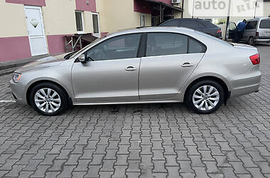 Седан Volkswagen Jetta 2013 в Луцьку