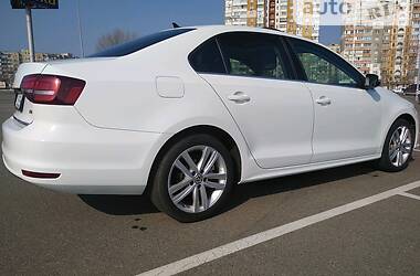 Седан Volkswagen Jetta 2016 в Киеве