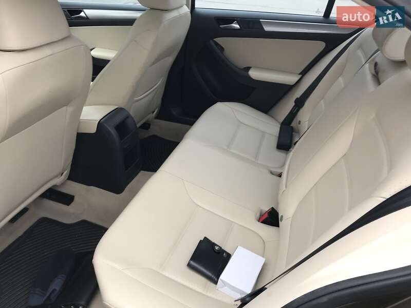 Седан Volkswagen Jetta 2015 в Херсоні