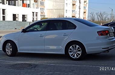 Седан Volkswagen Jetta 2015 в Стрые