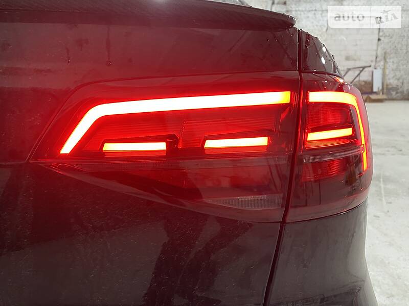 Седан Volkswagen Jetta 2015 в Днепре