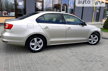 Седан Volkswagen Jetta 2015 в 