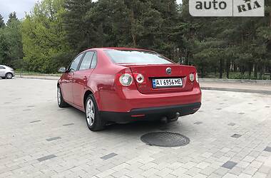 Седан Volkswagen Jetta 2005 в Обухове