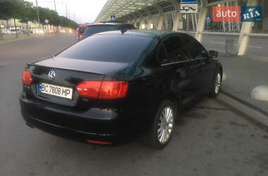 Седан Volkswagen Jetta 2012 в 