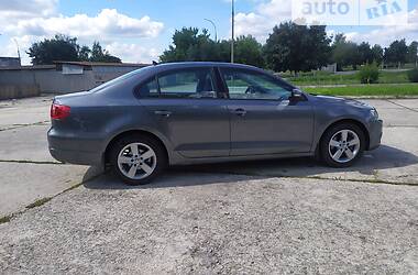 Седан Volkswagen Jetta 2012 в 