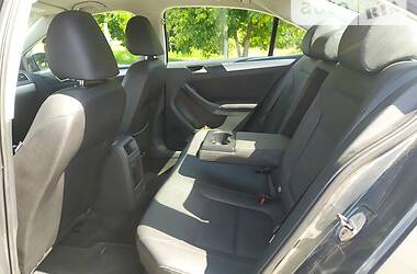 Седан Volkswagen Jetta 2012 в 