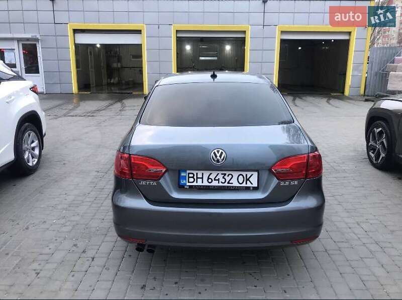 Седан Volkswagen Jetta 2010 в Києві