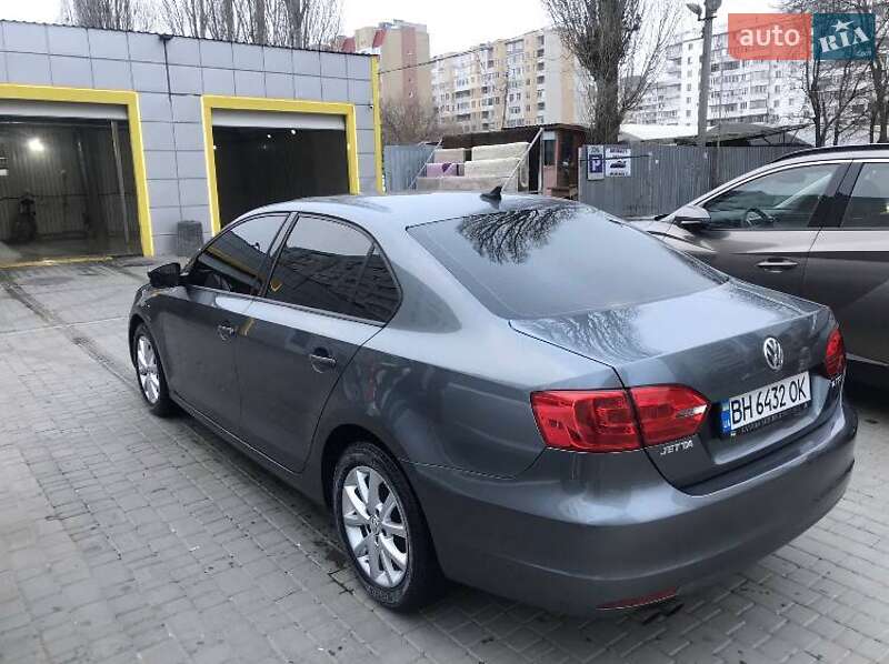 Седан Volkswagen Jetta 2010 в Києві