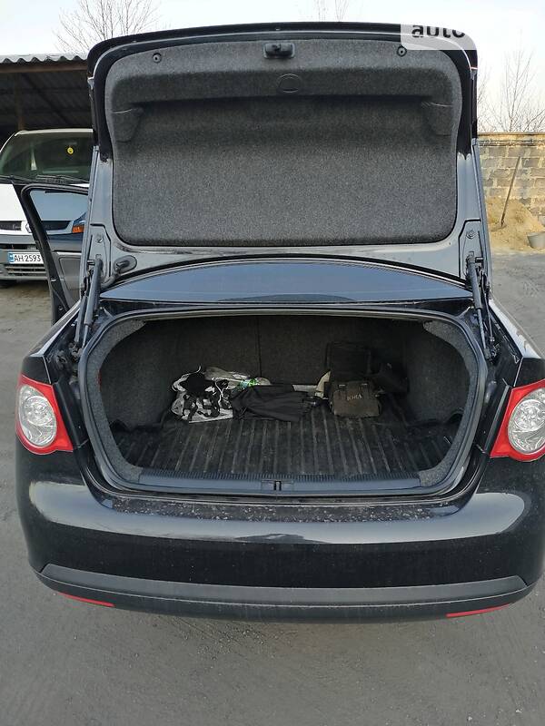 Седан Volkswagen Jetta 2008 в Селидовому