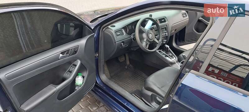 Седан Volkswagen Jetta 2011 в Днепре