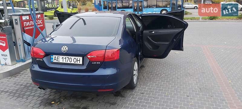 Седан Volkswagen Jetta 2011 в Днепре