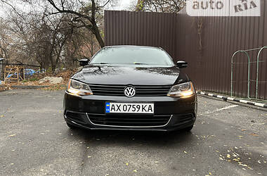 Седан Volkswagen Jetta 2012 в Харькове