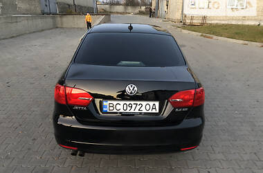 Седан Volkswagen Jetta 2011 в Львові