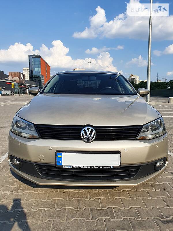 Седан Volkswagen Jetta 2011 в Києві