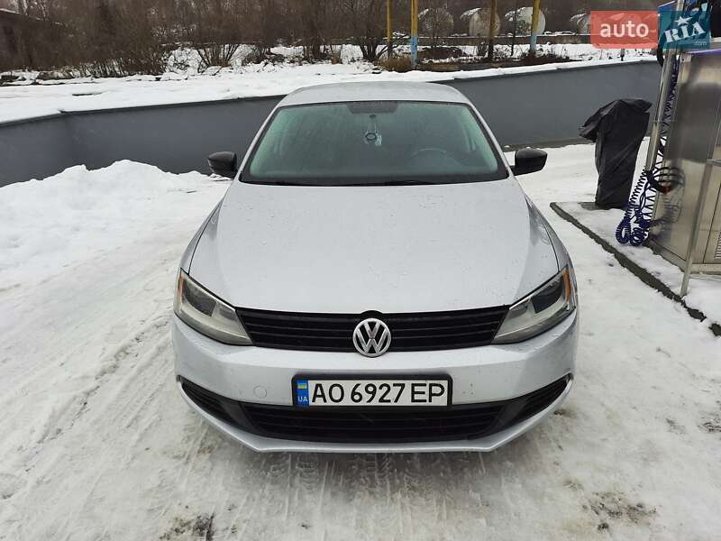 Седан Volkswagen Jetta 2014 в Воловце